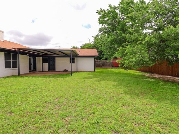 225  Hallbrook  , Fort Worth Texas 76134