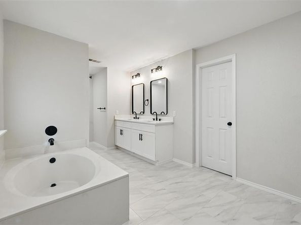 2324  Wilmette Drive , Arlington Texas 76018