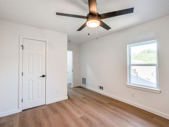 2916  Travis Avenue , Fort Worth Texas 76110