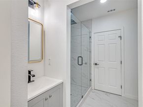 2916  Travis Avenue , Fort Worth Texas 76110