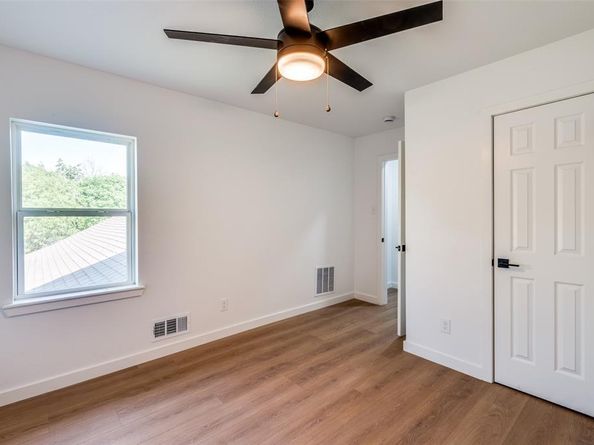 2916  Travis Avenue , Fort Worth Texas 76110