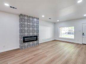 2916  Travis Avenue , Fort Worth Texas 76110
