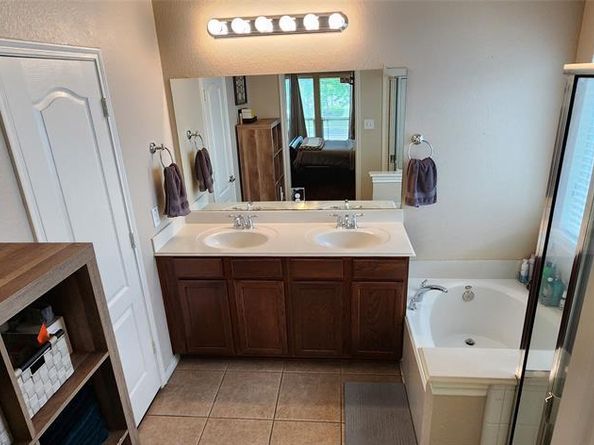 1213  Charleston Lane , Savannah Texas 76227