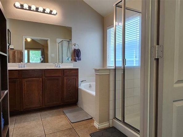 1213  Charleston Lane , Savannah Texas 76227