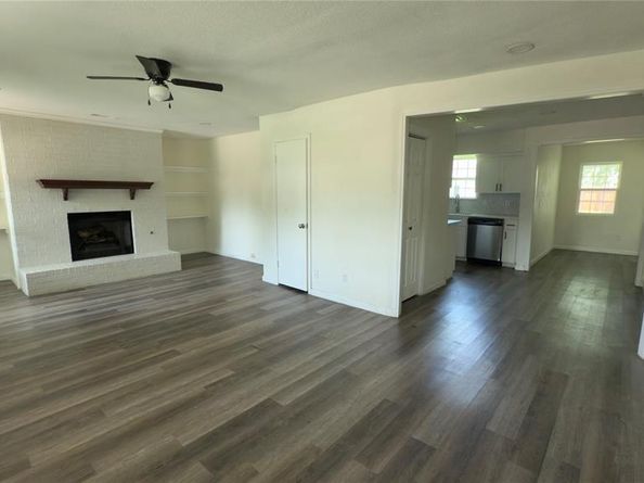 913  Rosewood Hills Drive , Garland Texas 75040