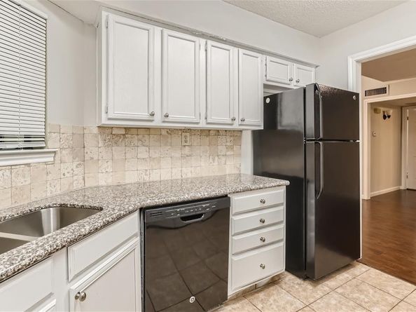 16301  Ledgemont Lane  269, Addison Texas 75001