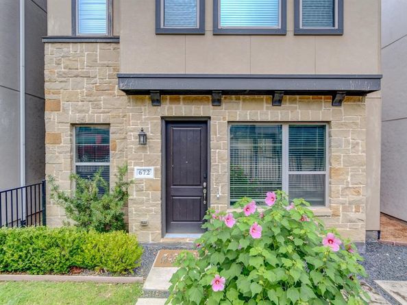 672  Aspen Valley Lane , Dallas Texas 75208