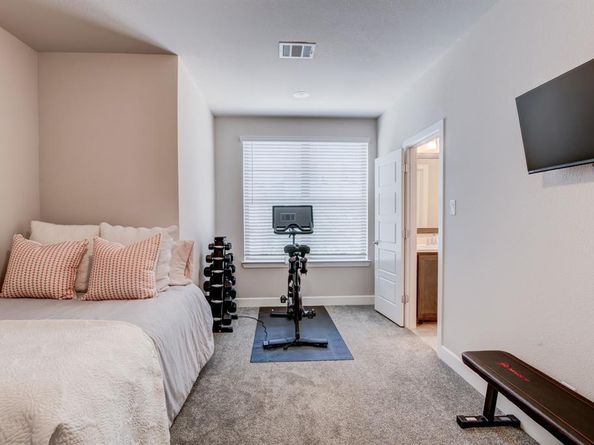 672  Aspen Valley Lane , Dallas Texas 75208