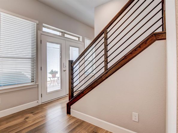 672  Aspen Valley Lane , Dallas Texas 75208