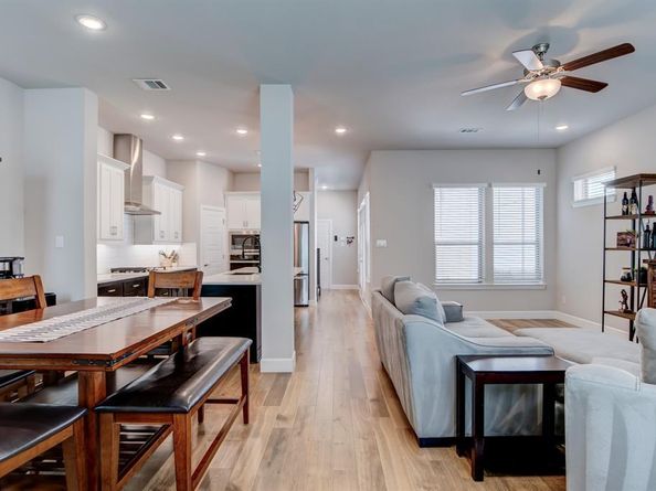 672  Aspen Valley Lane , Dallas Texas 75208