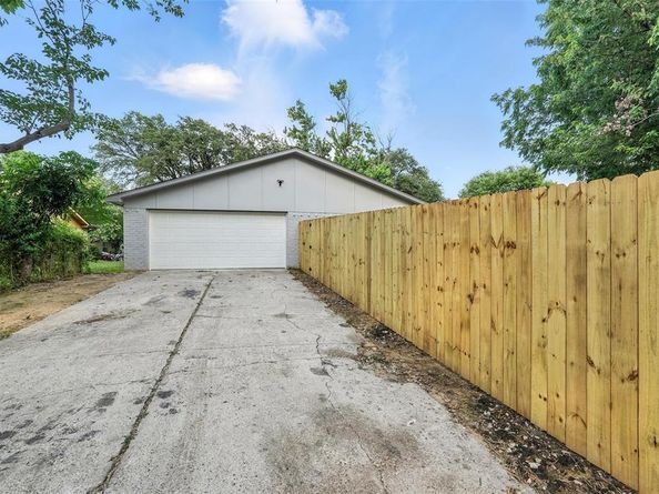 4613  Tarry Drive , Garland Texas 75043