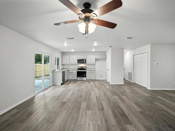 4613  Tarry Drive , Garland Texas 75043