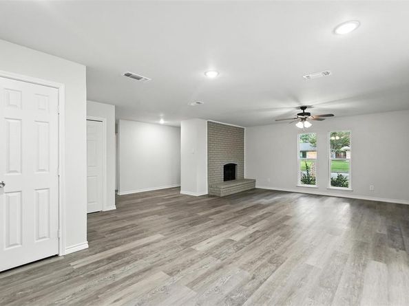 4613  Tarry Drive , Garland Texas 75043