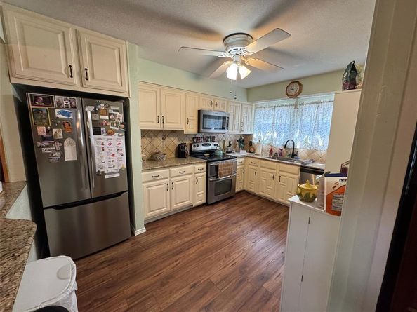 2325  Windy Drive , Garland Texas 75044
