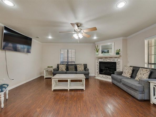 2333  Snowdon Drive , Arlington Texas 76018