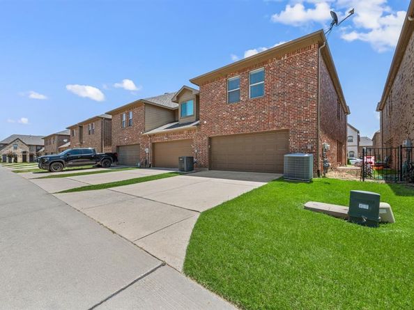 4261  Comanche Drive , Carrollton Texas 75010