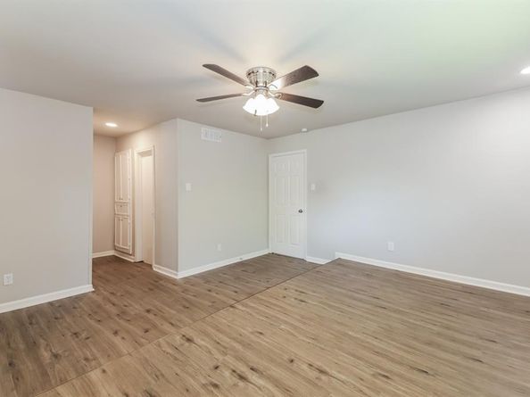 1309  Parkmont Drive , Garland Texas 75041