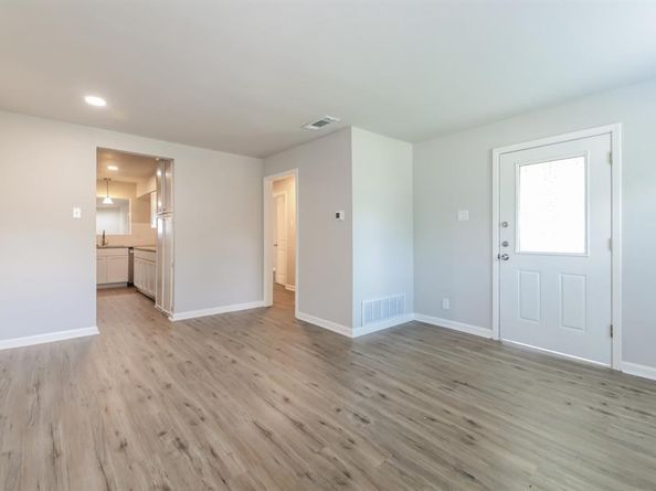 1309  Parkmont Drive , Garland Texas 75041