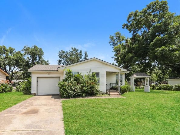 1309  Parkmont Drive , Garland Texas 75041