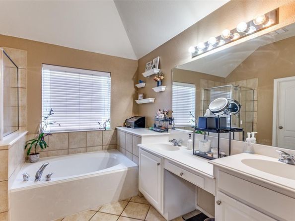 3716  Queenswood Court , Fort Worth Texas 76244
