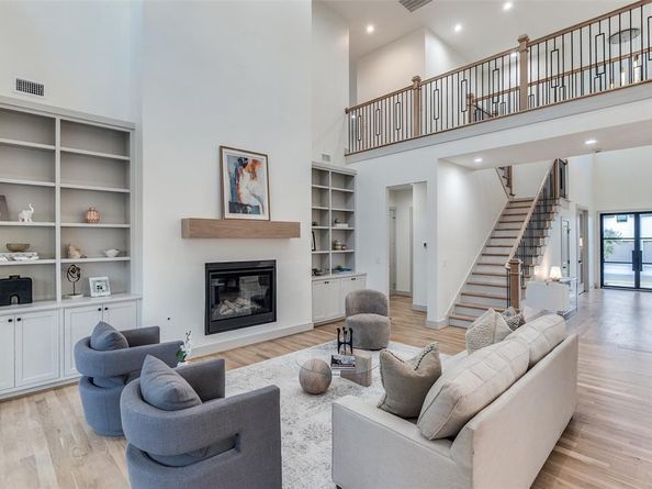 3903  Lively Lane , Dallas Texas 75220