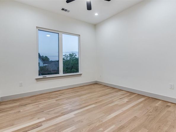 3903  Lively Lane , Dallas Texas 75220