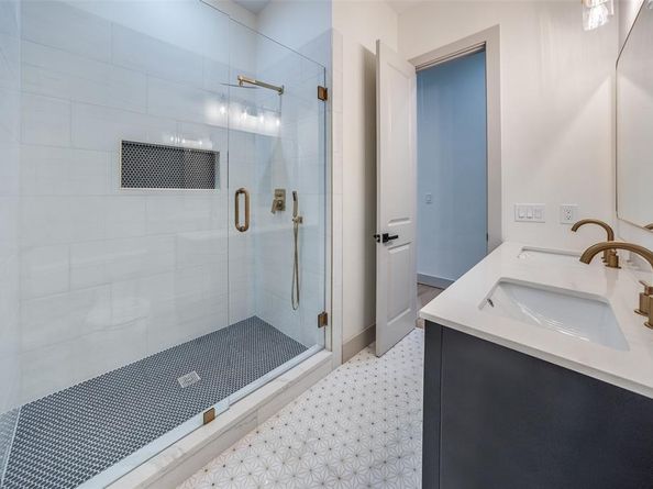 3903  Lively Lane , Dallas Texas 75220