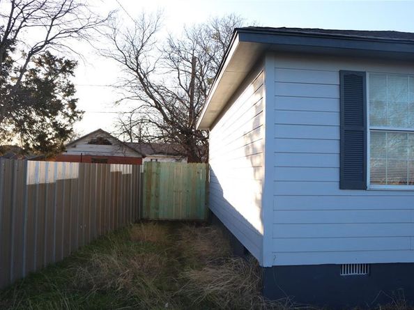 613 N Hansbarger Street , Everman Texas 76140