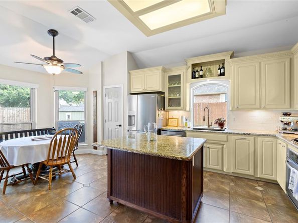 36 W Hillside Place , Trophy Club Texas 76262