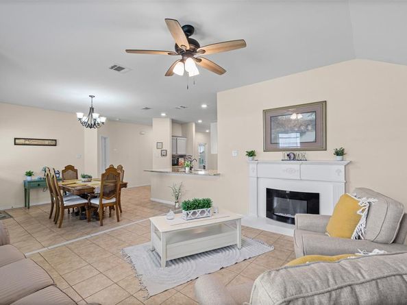 612  Zeke Lake Trail , Fort Worth Texas 76120