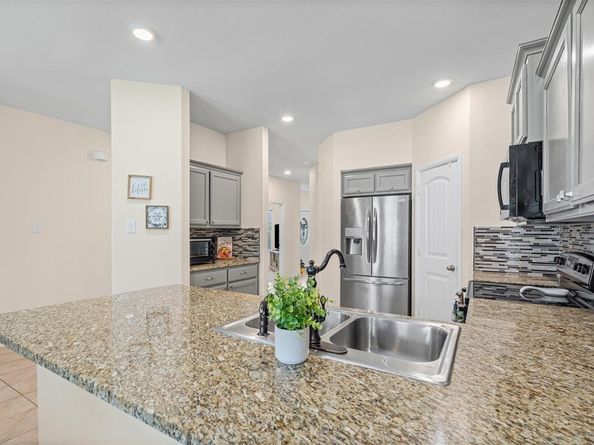 612  Zeke Lake Trail , Fort Worth Texas 76120