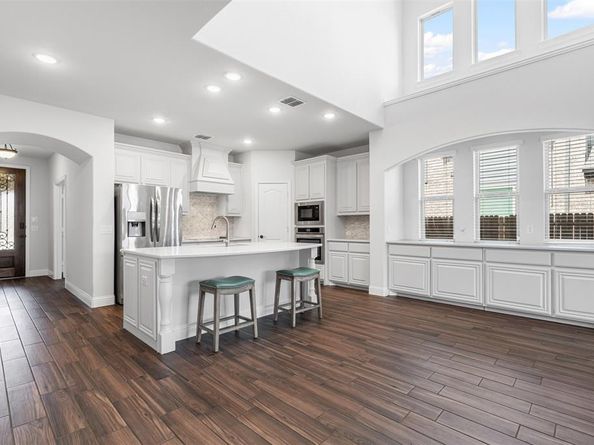 520  Ridgewater Trail , Fort Worth Texas 76131