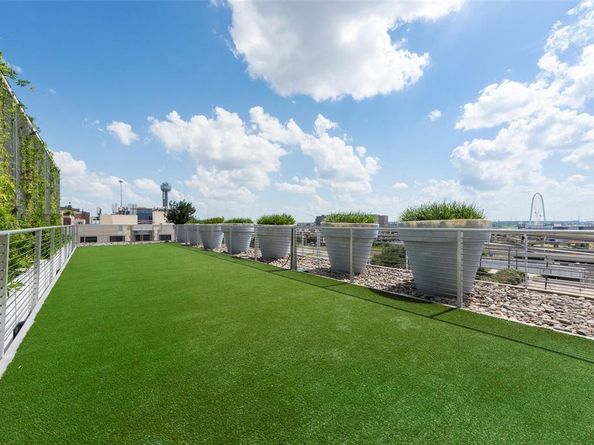 2200  Victory Avenue  1807, Dallas Texas 75219