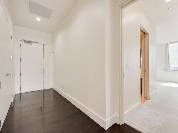 2200  Victory Avenue  1807, Dallas Texas 75219