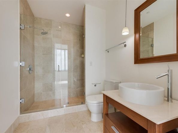 2200  Victory Avenue  1807, Dallas Texas 75219