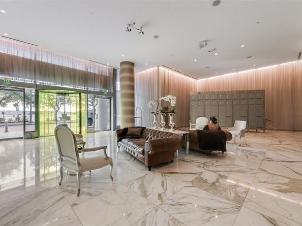 2200  Victory Avenue  1807, Dallas Texas 75219