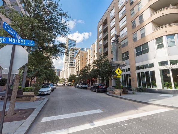 2200  Victory Avenue  1807, Dallas Texas 75219