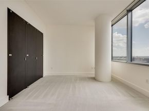 2200  Victory Avenue  1807, Dallas Texas 75219