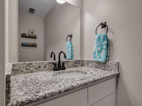 5200  Martel Avenue  27B, Dallas Texas 75206