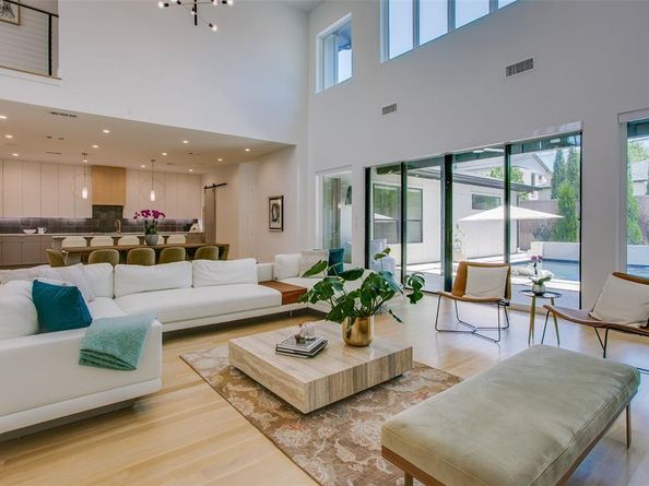 3811  Lively Lane , Dallas Texas 75220