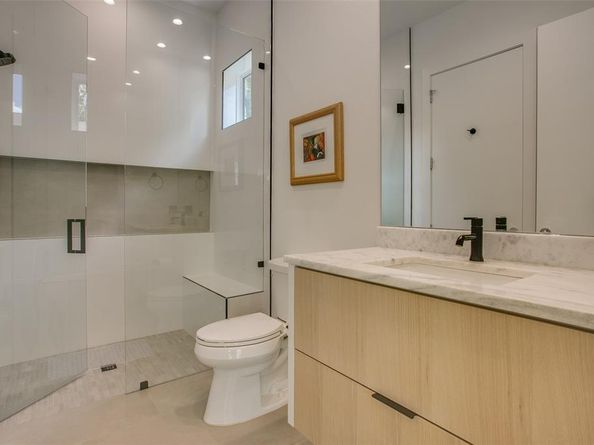 3811  Lively Lane , Dallas Texas 75220