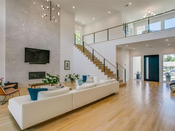 3811  Lively Lane , Dallas Texas 75220