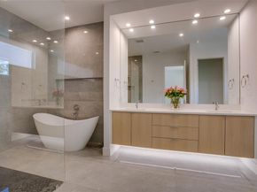 3811  Lively Lane , Dallas Texas 75220