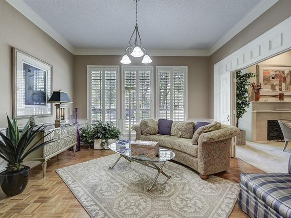 9028  Villa Park Circle , Dallas Texas 75225
