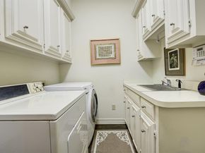 9028  Villa Park Circle , Dallas Texas 75225