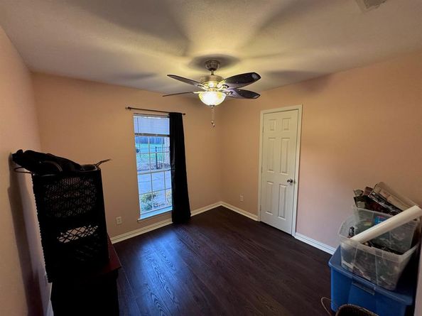 2732  Foxcroft Circle , Denton Texas 76209