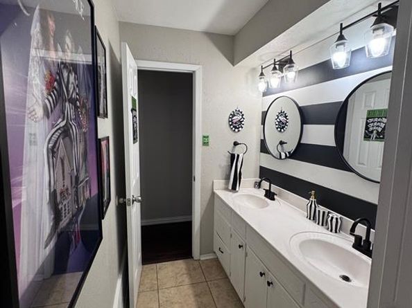 2732  Foxcroft Circle , Denton Texas 76209