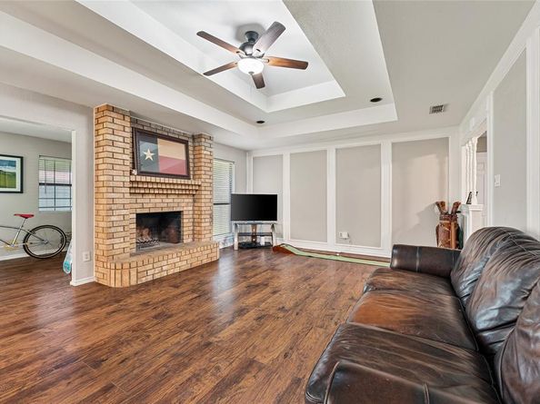 6502  Country Creek Drive , Arlington Texas 76001