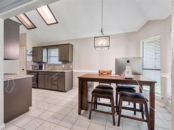 6502  Country Creek Drive , Arlington Texas 76001
