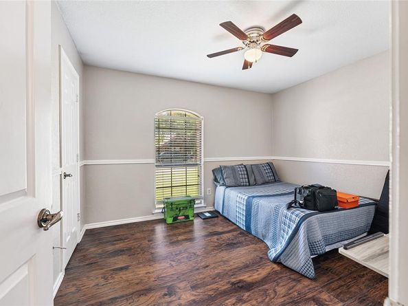6502  Country Creek Drive , Arlington Texas 76001